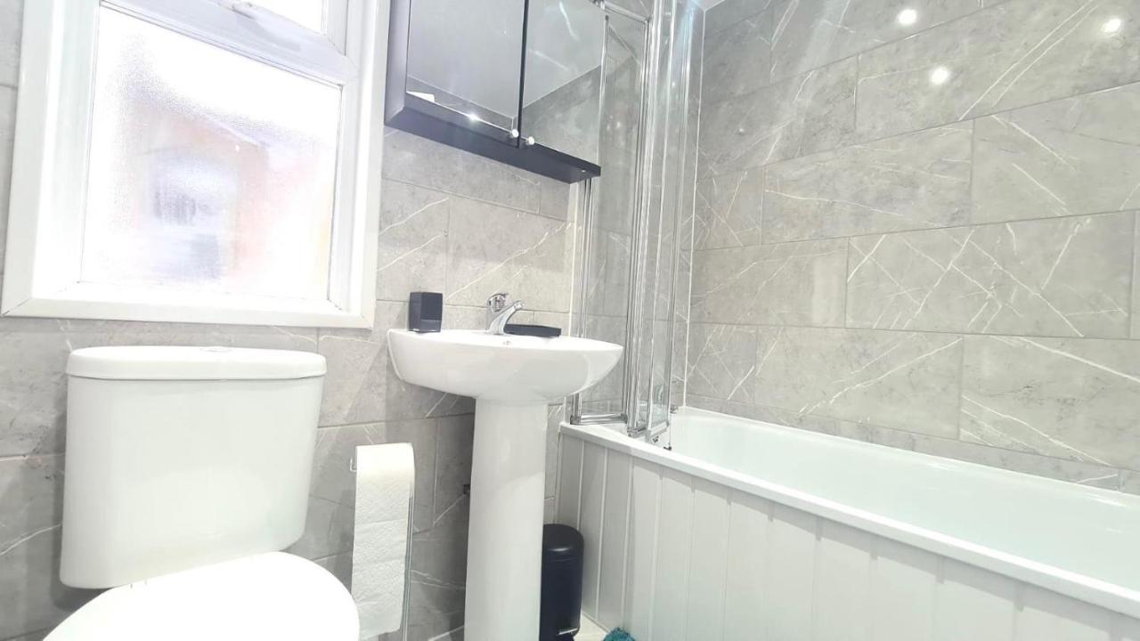 Cosy Single Room In Manor Park London Exterior photo